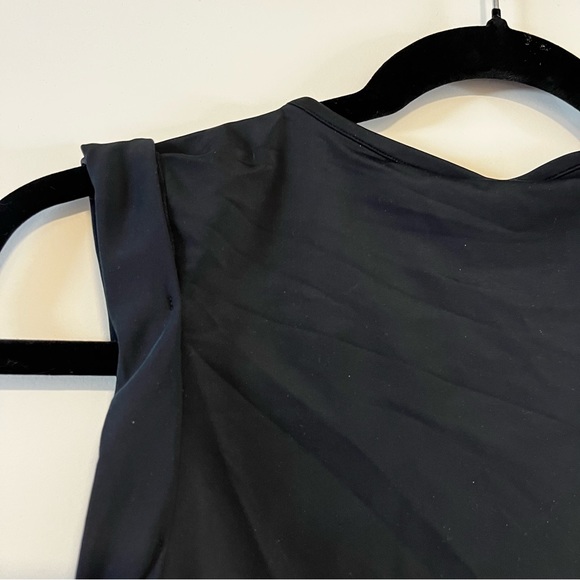 Beth Richards | Crop Top/ Bikini Top - Picture 9 of 14